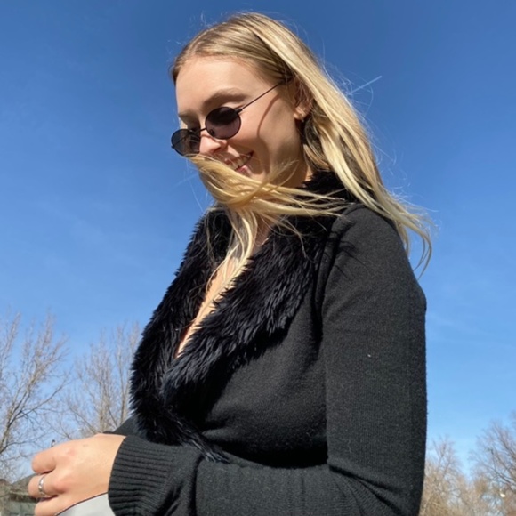 Vintage 90’s tie top with fur trim - Picture 2 of 4